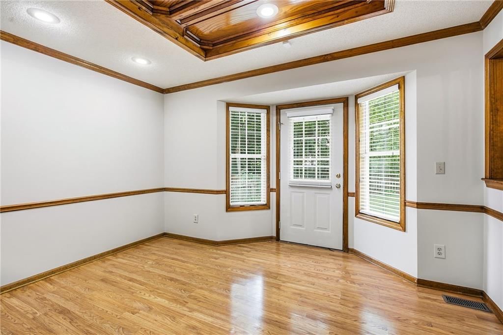 102 W Sierra Drive — photo 15