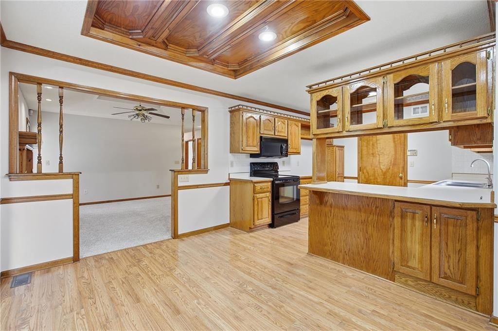 102 W Sierra Drive — photo 17