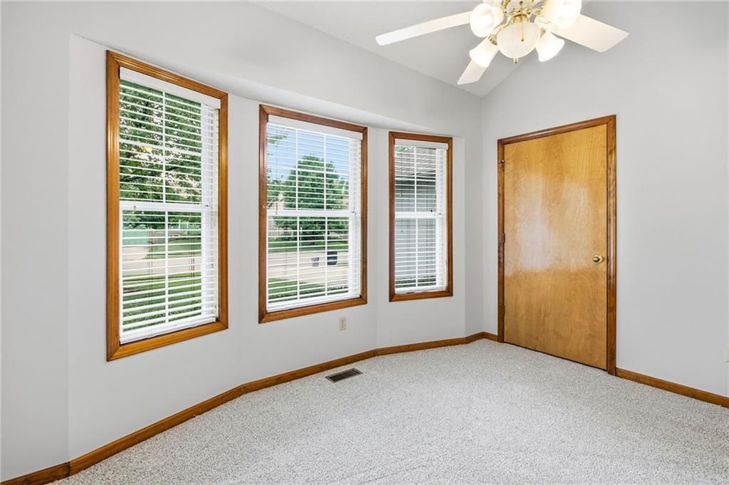 102 W Sierra Drive — photo 24