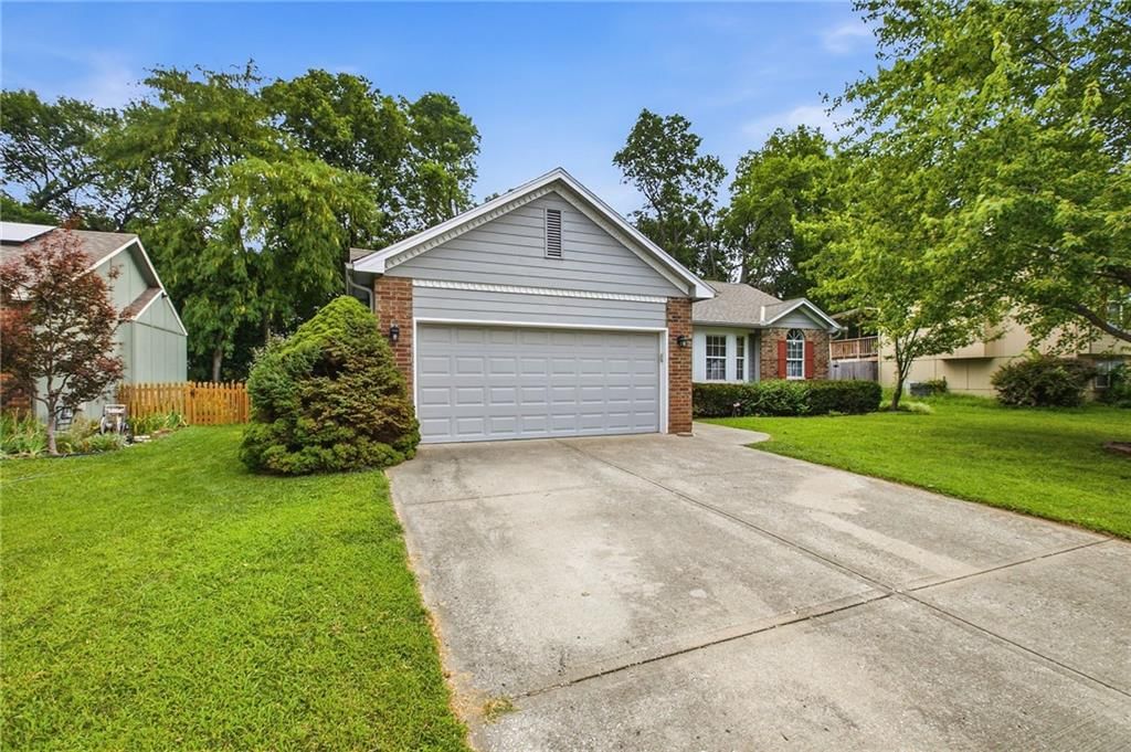 102 W Sierra Drive — photo 37