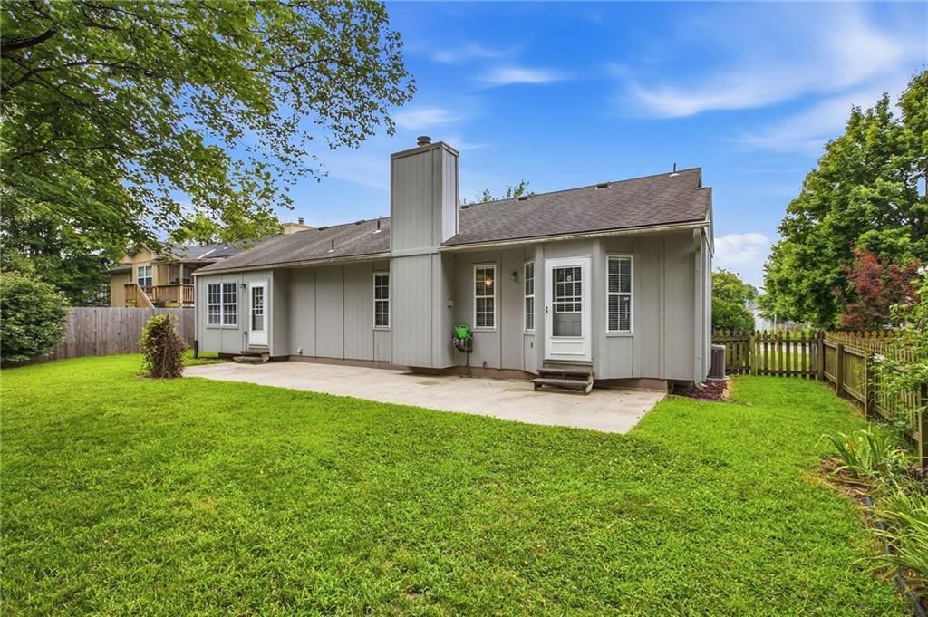 102 W Sierra Drive — photo 39