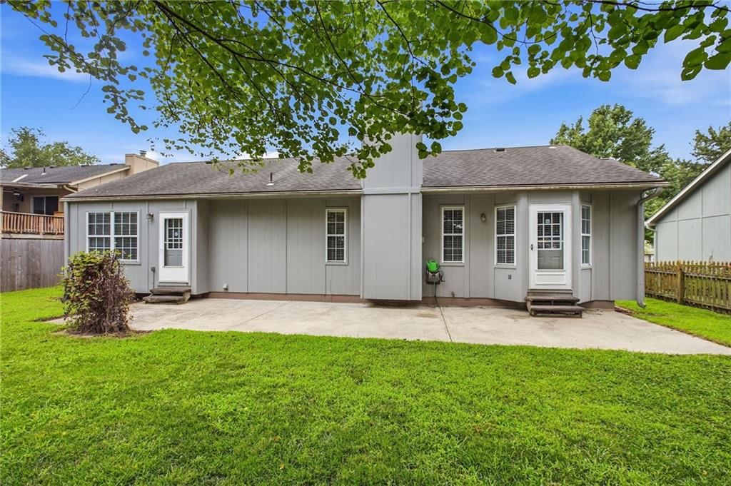 102 W Sierra Drive — photo 40