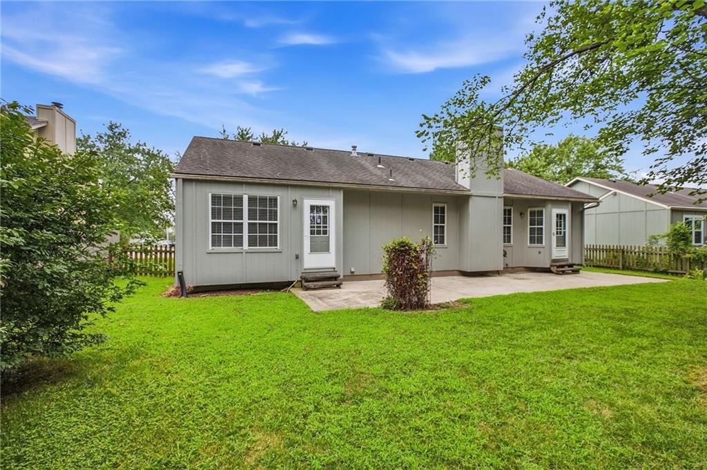 102 W Sierra Drive — photo 41