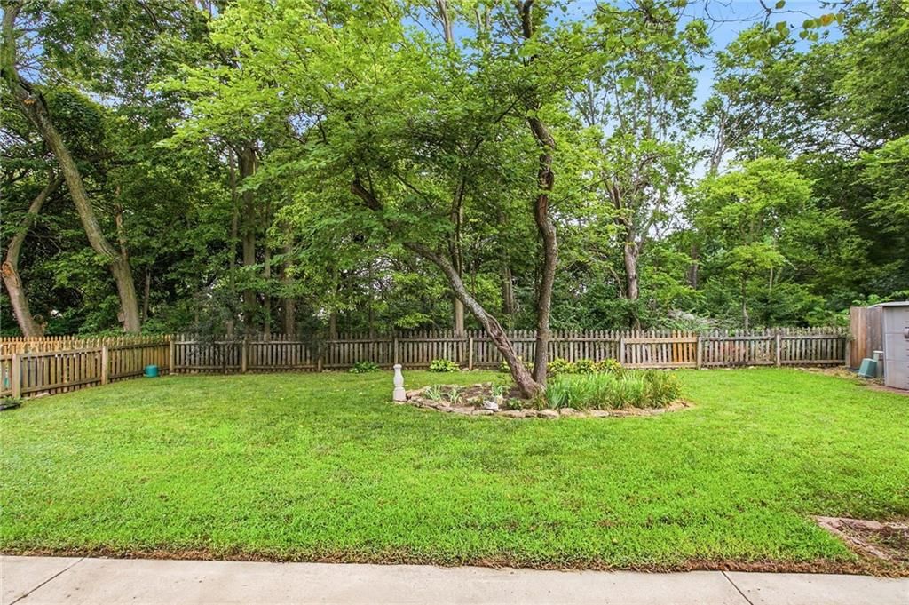 102 W Sierra Drive — photo 42
