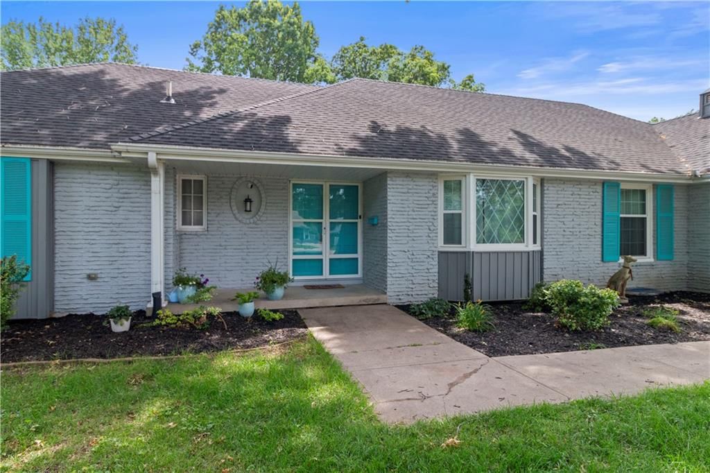 407 NW O'Brien Road — photo 3