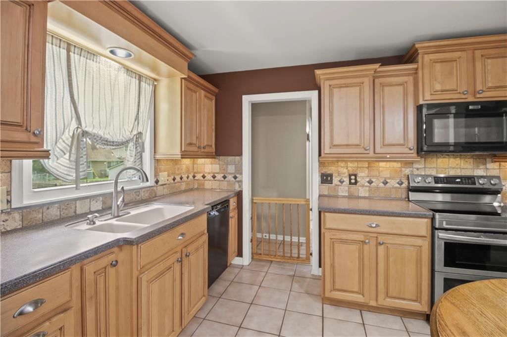 407 NW O'Brien Road — photo 8