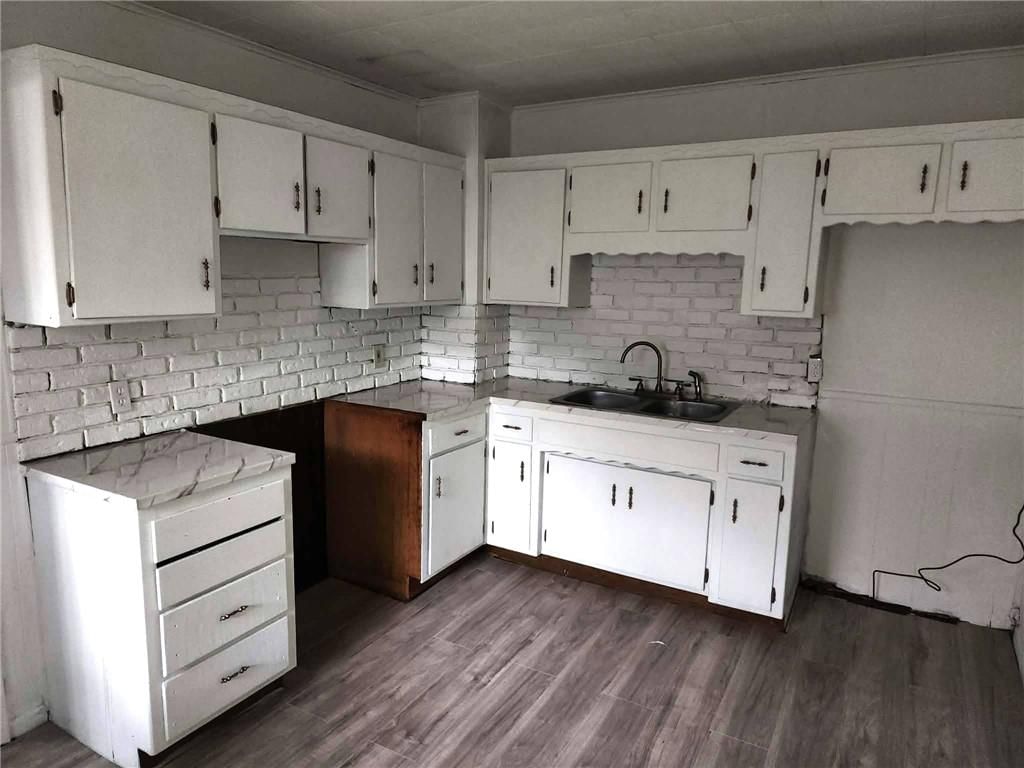 305 E Forest Street — photo 3