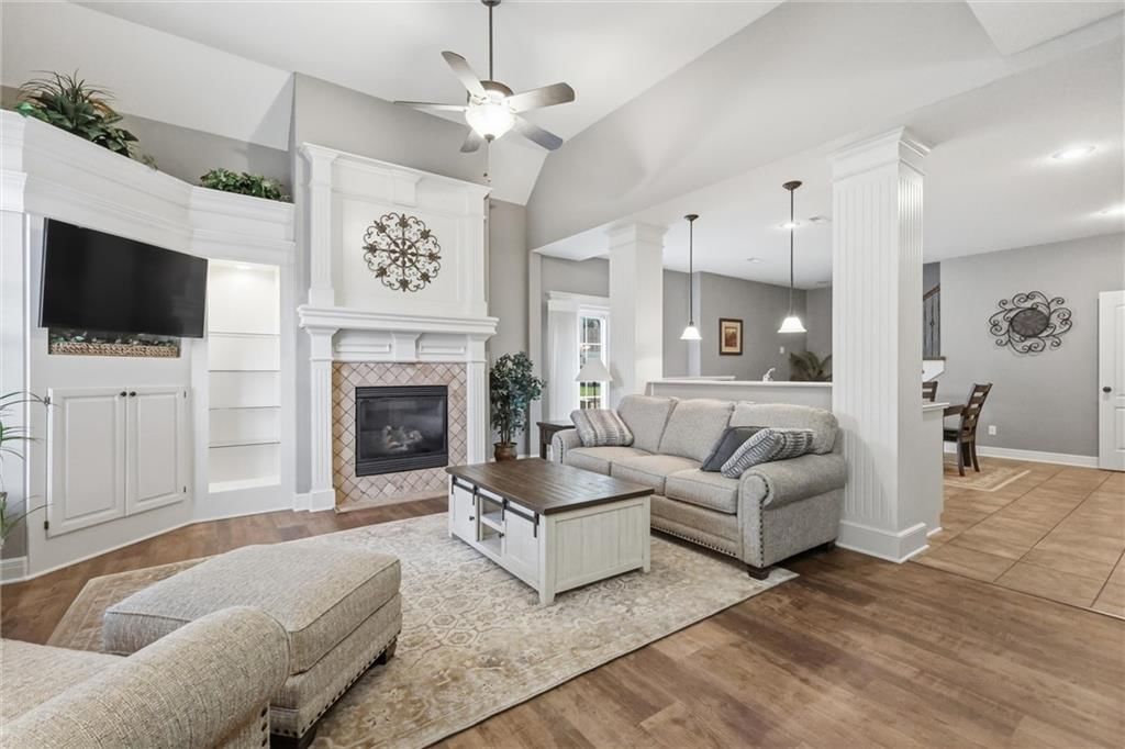 15624 W 61st Street — photo 3