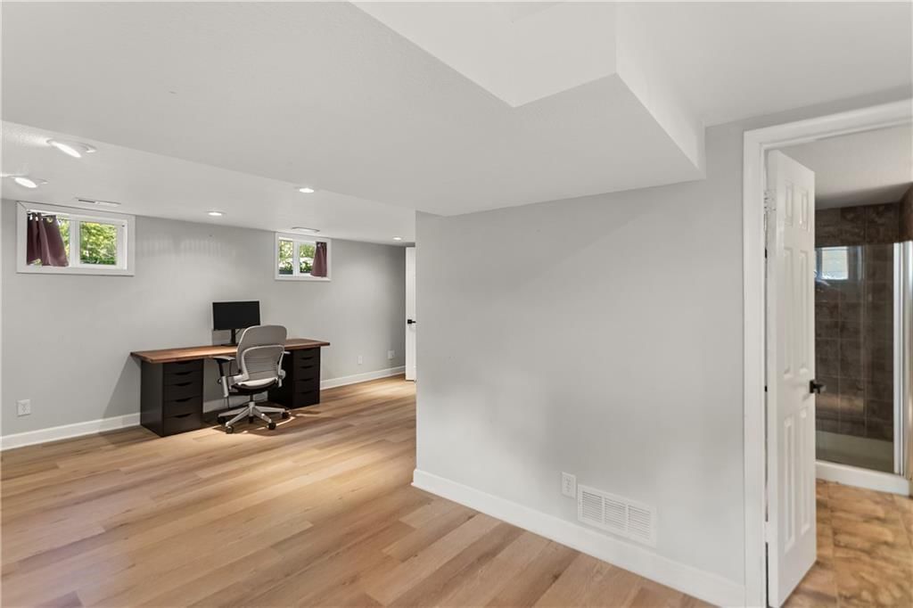 10600 BALES Avenue — photo 35