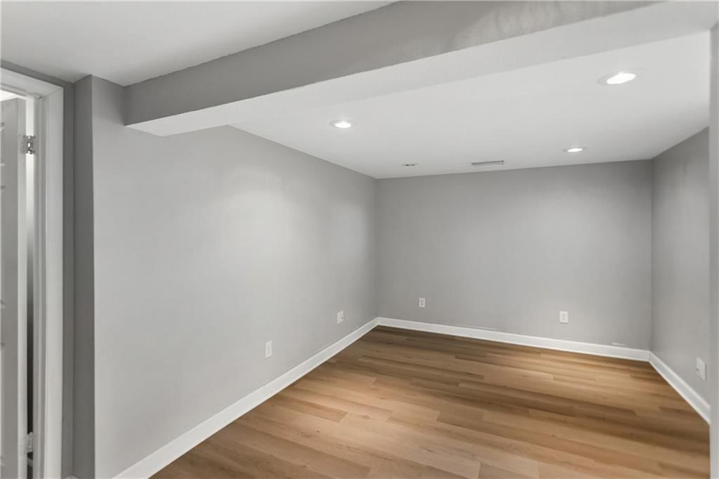 10600 BALES Avenue — photo 37