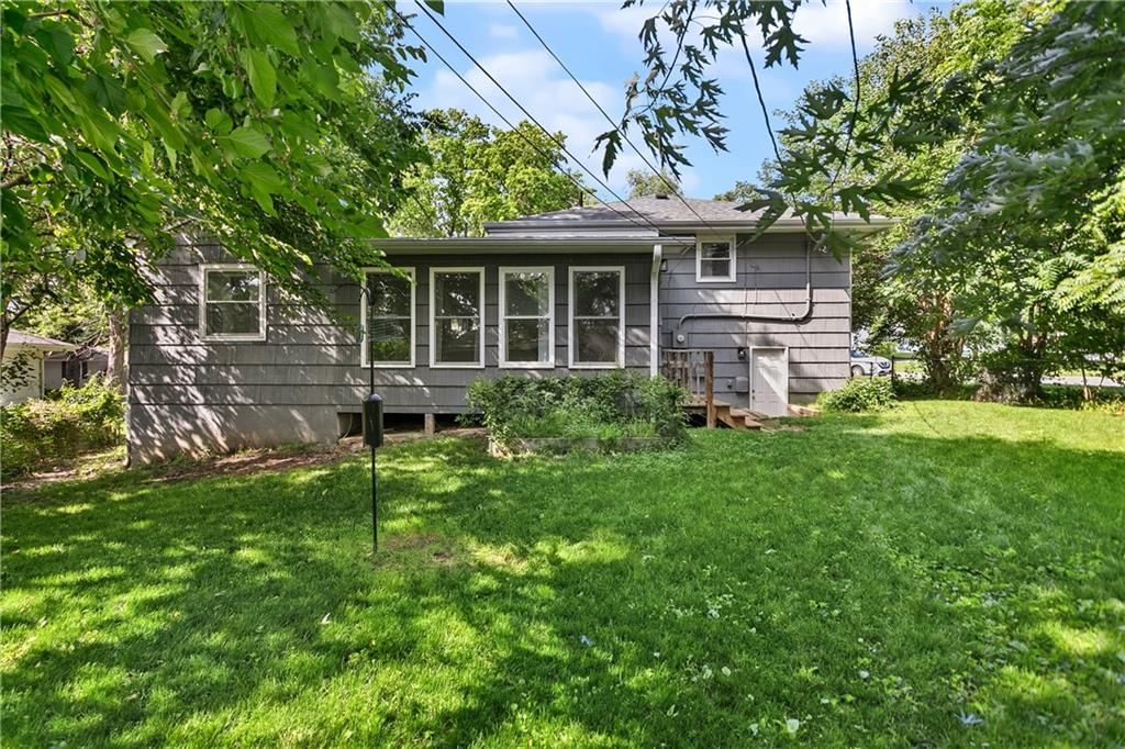 10600 BALES Avenue — photo 40