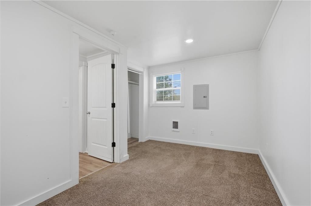 404 Salem Road — photo 15