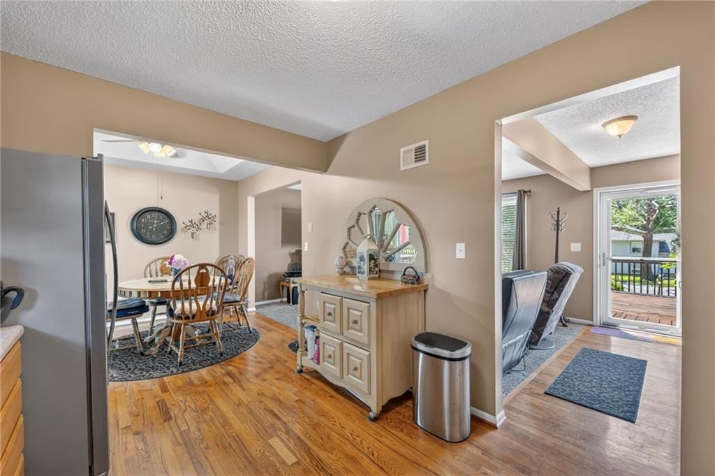 8402 68th Street — photo 9