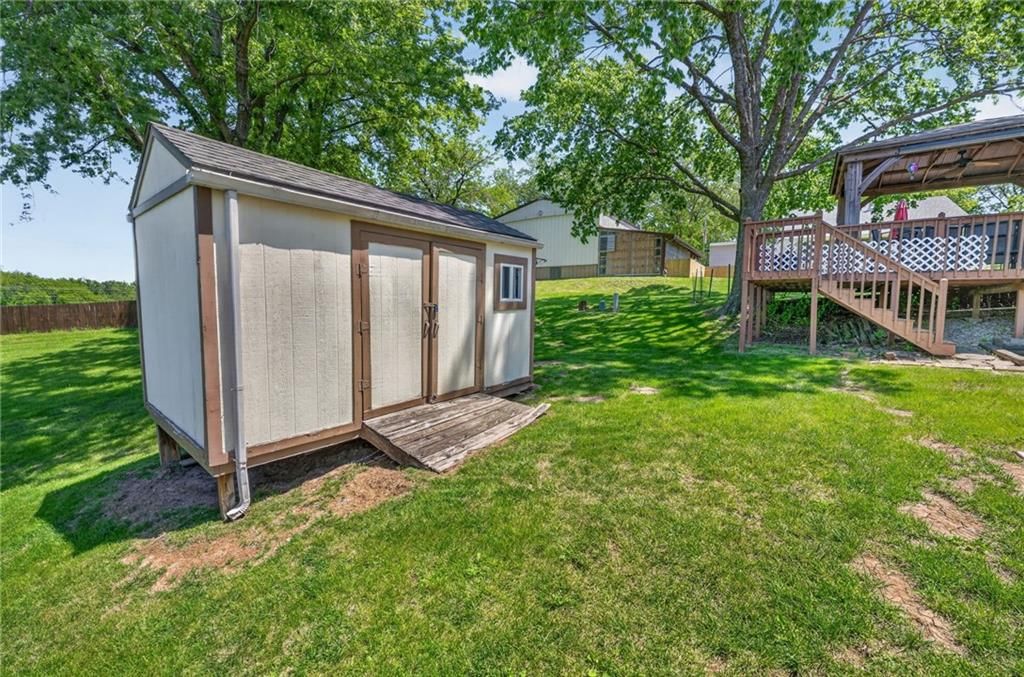 8402 68th Street — photo 38