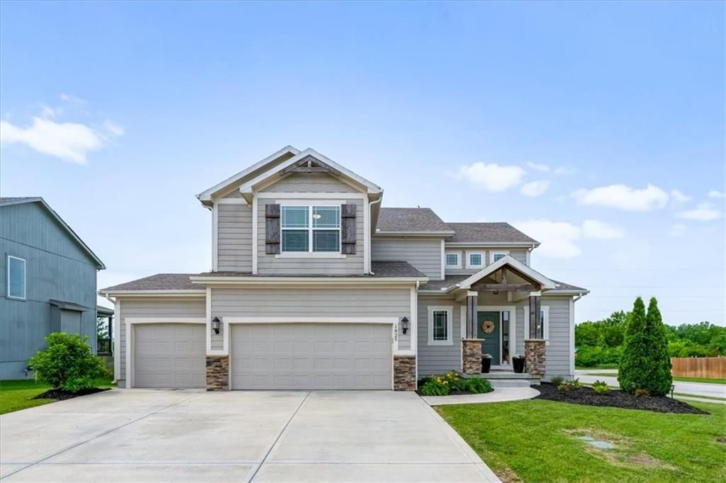1825 SW Merryman Drive, Lee's Summit, MO