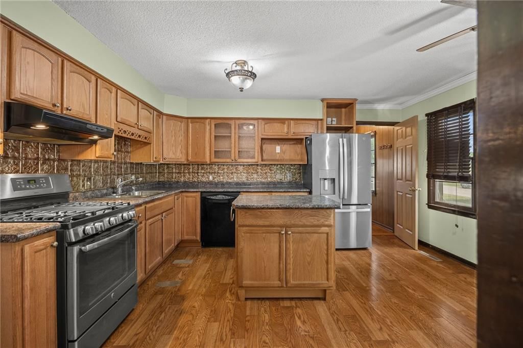 705 E Price Avenue — photo 13