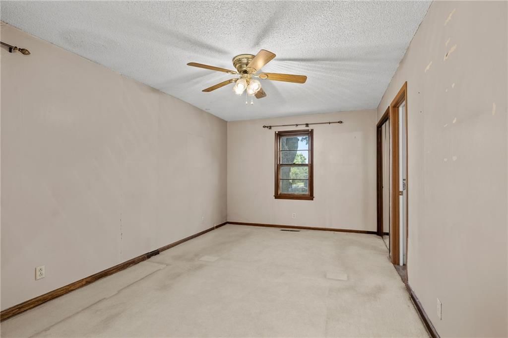 705 E Price Avenue — photo 18