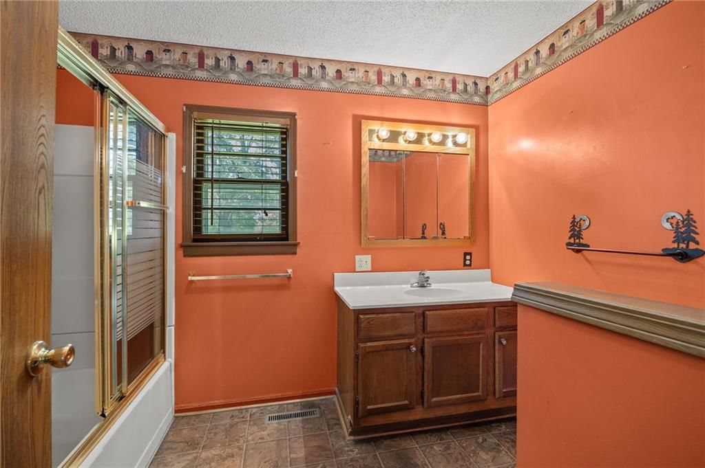 705 E Price Avenue — photo 22