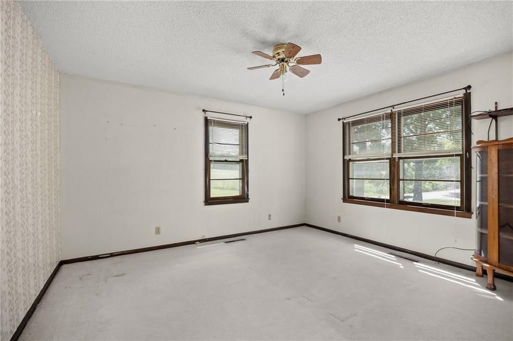 705 E Price Avenue — photo 26