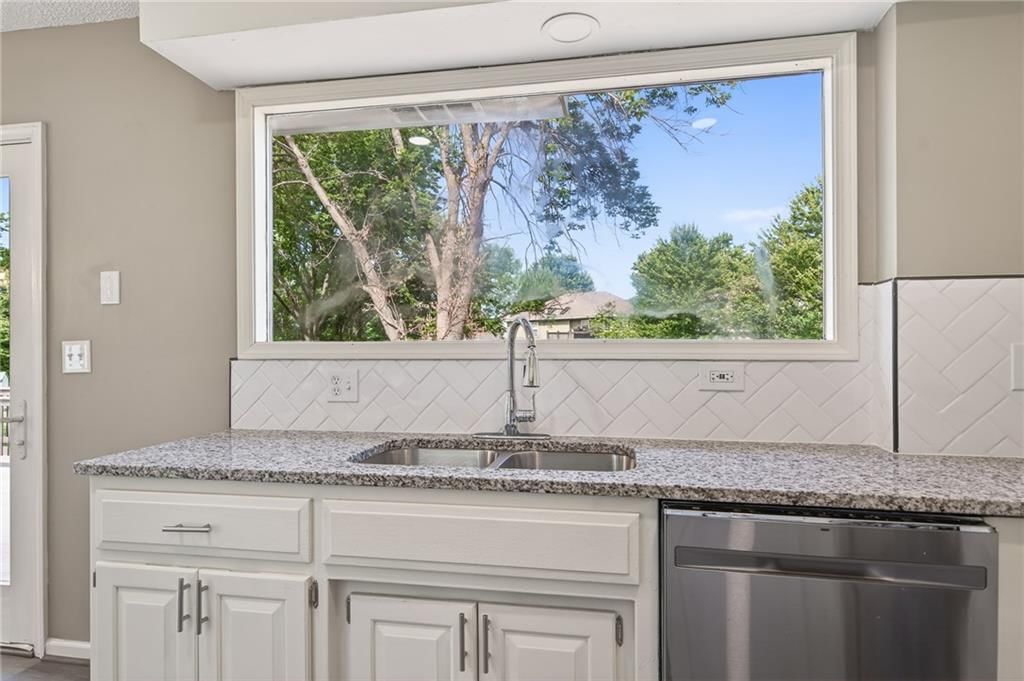 708 Autumn Drive — photo 14