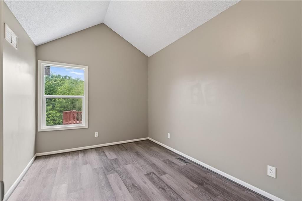 708 Autumn Drive — photo 22