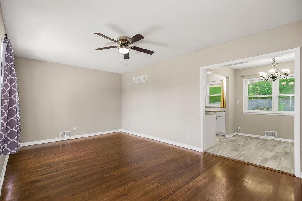 2620 NE 56th Terrace — photo 7