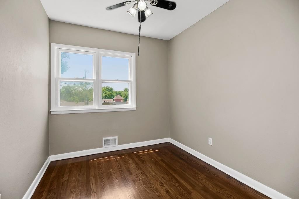 2620 NE 56th Terrace — photo 15