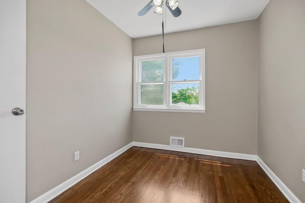 2620 NE 56th Terrace — photo 16