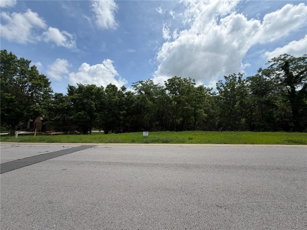 1213 Neil Drive — photo 3