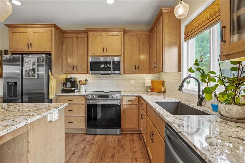 2216 Ashford Street — photo 12