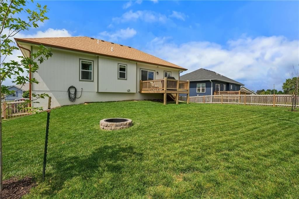 2216 Ashford Street — photo 34