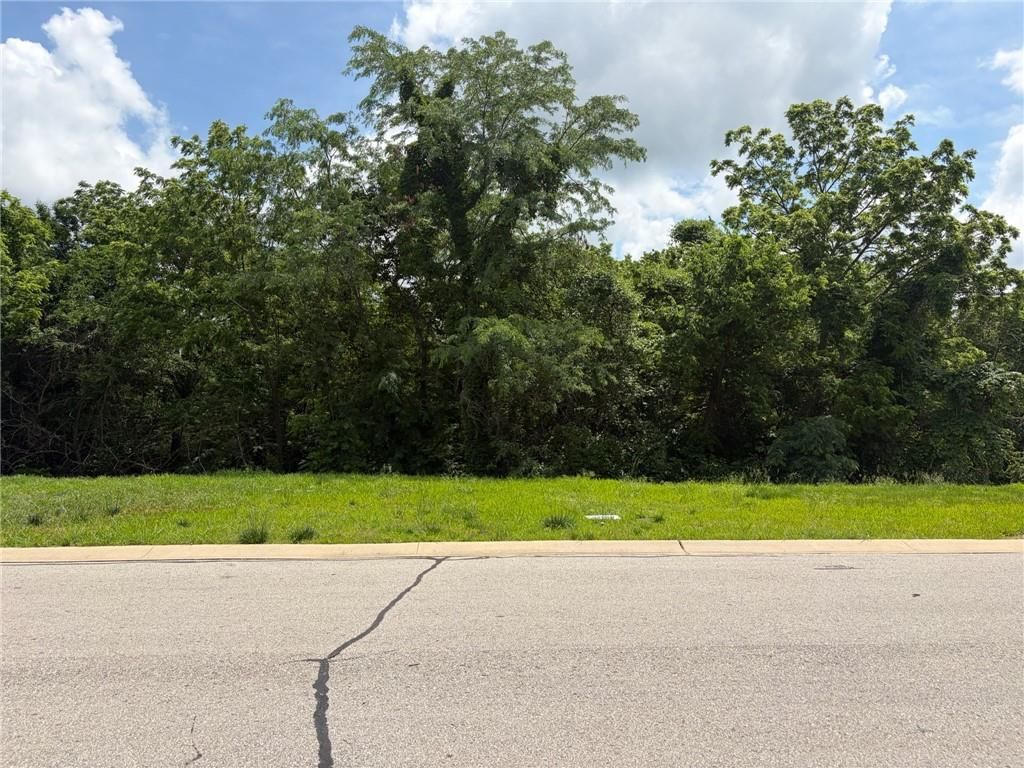 1225 Neil Drive — photo 2