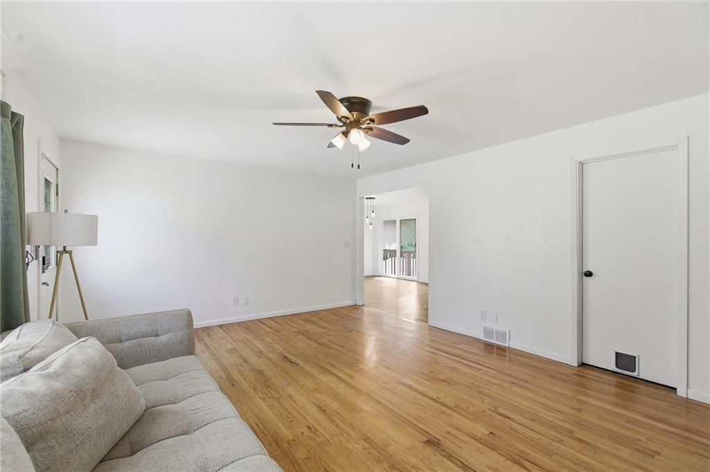 112 Collette Street — photo 2