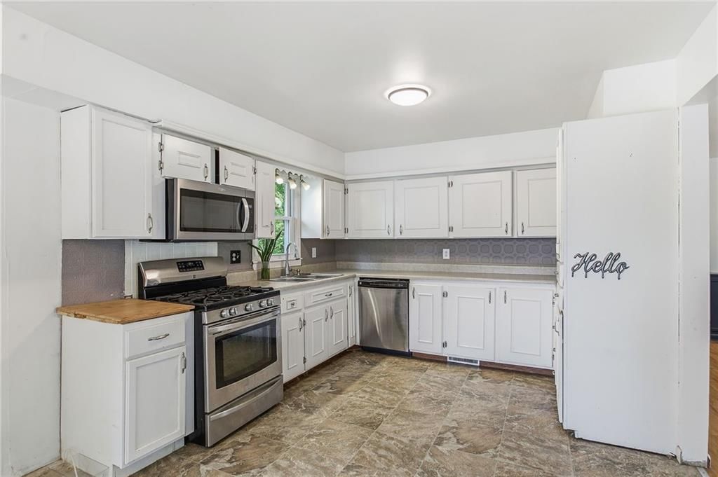 112 Collette Street — photo 3