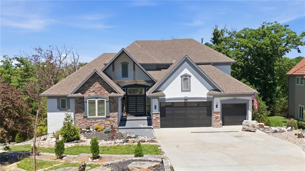 341 NW Thoreau Circle — photo 1