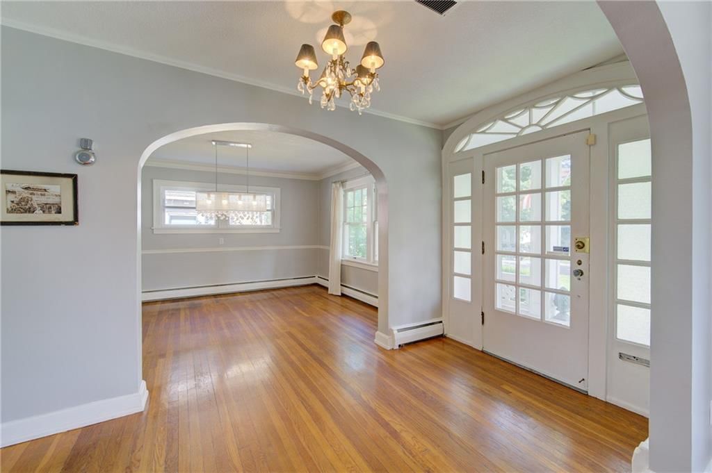 1033 W 71 Terrace — photo 5