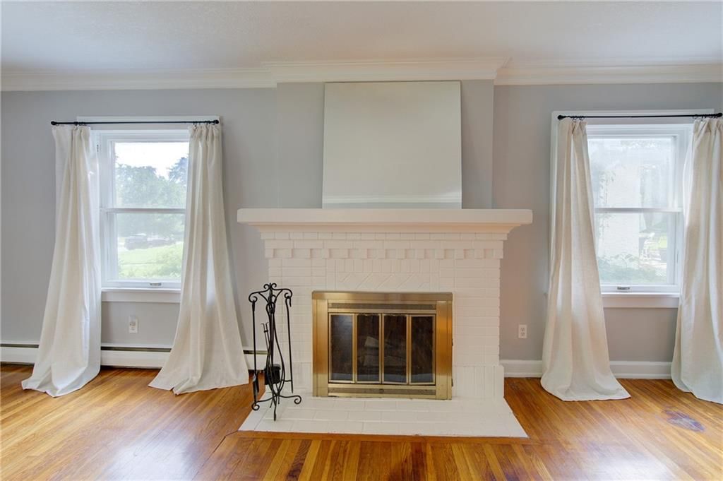1033 W 71 Terrace — photo 7