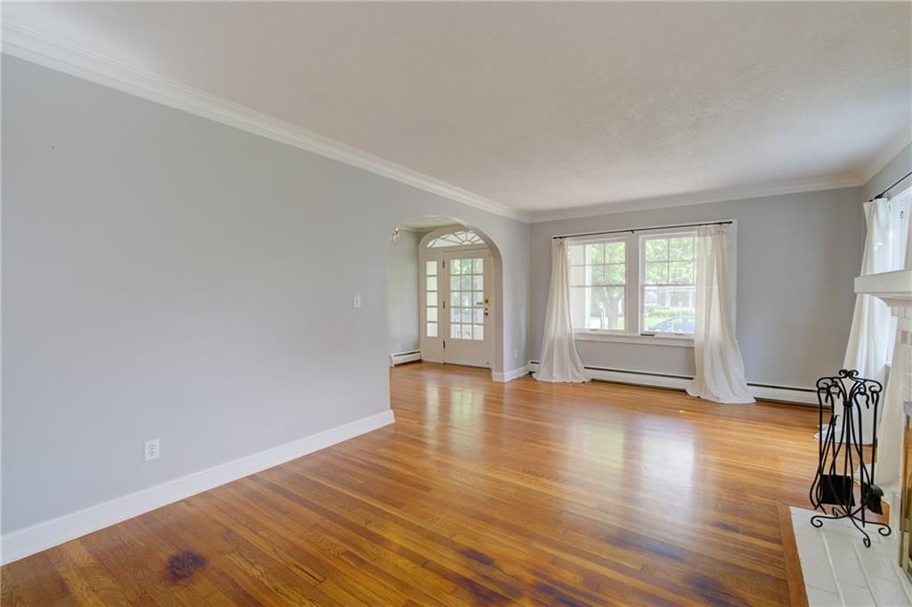 1033 W 71 Terrace — photo 9
