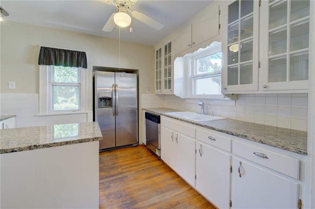 1033 W 71 Terrace — photo 13