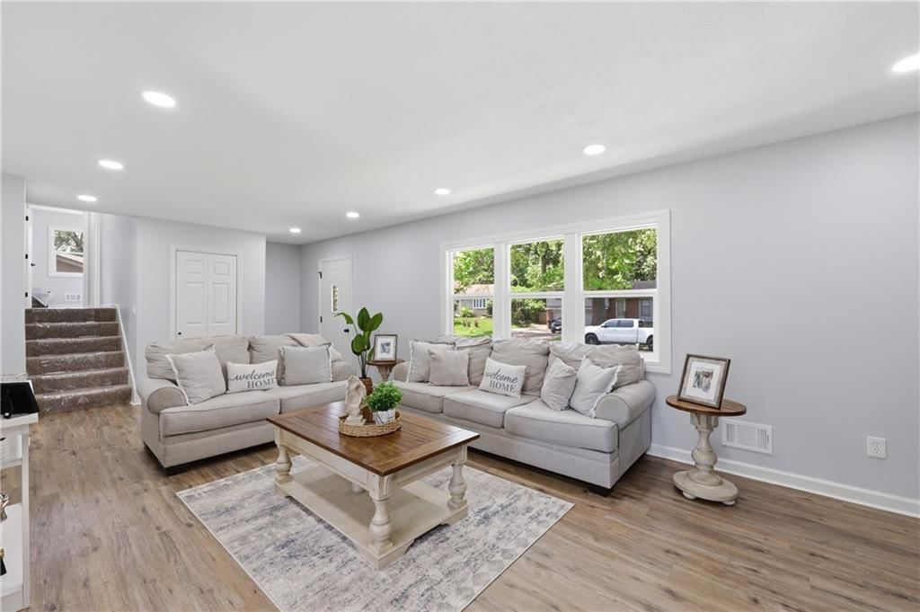 7913 Elm Avenue — photo 4