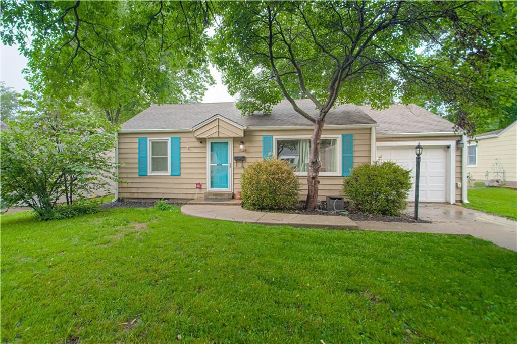 7628 Foster Street, Overland Park, KS