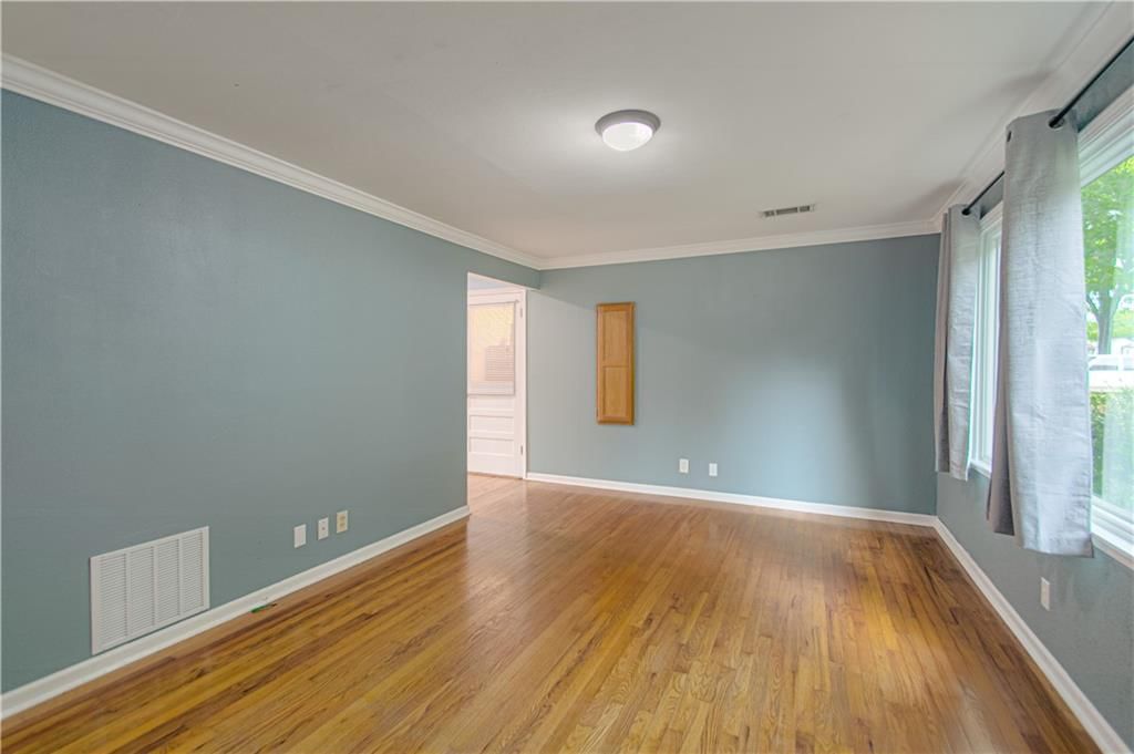 7628 Foster Street — photo 4