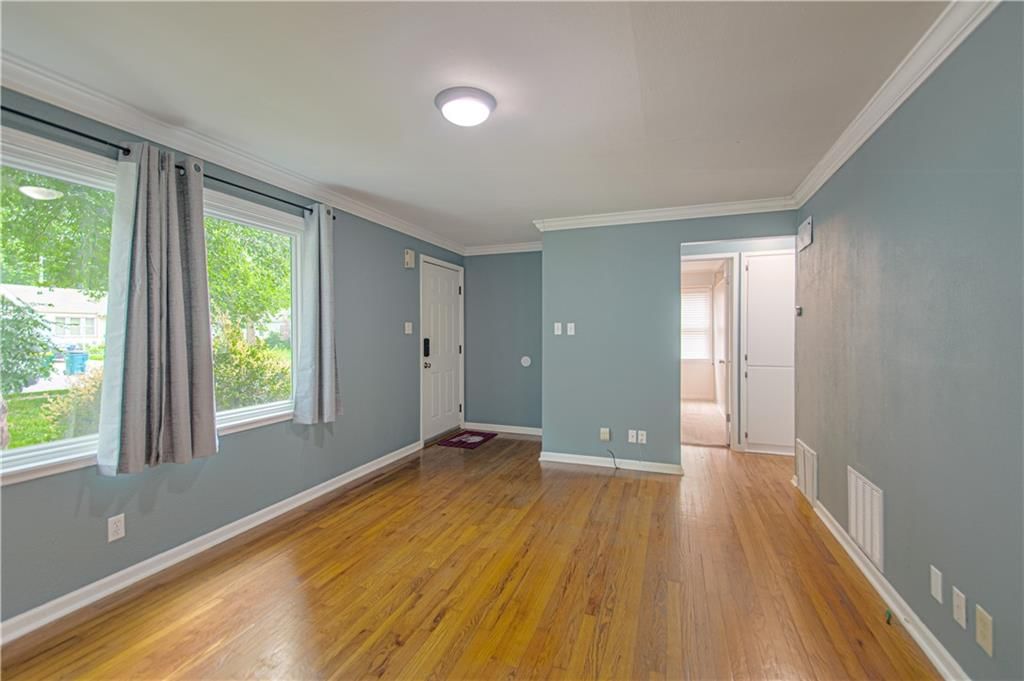 7628 Foster Street — photo 6