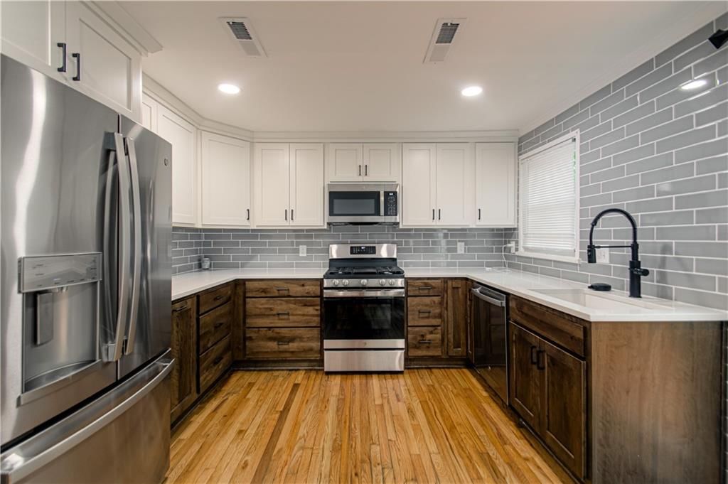 7628 Foster Street — photo 8