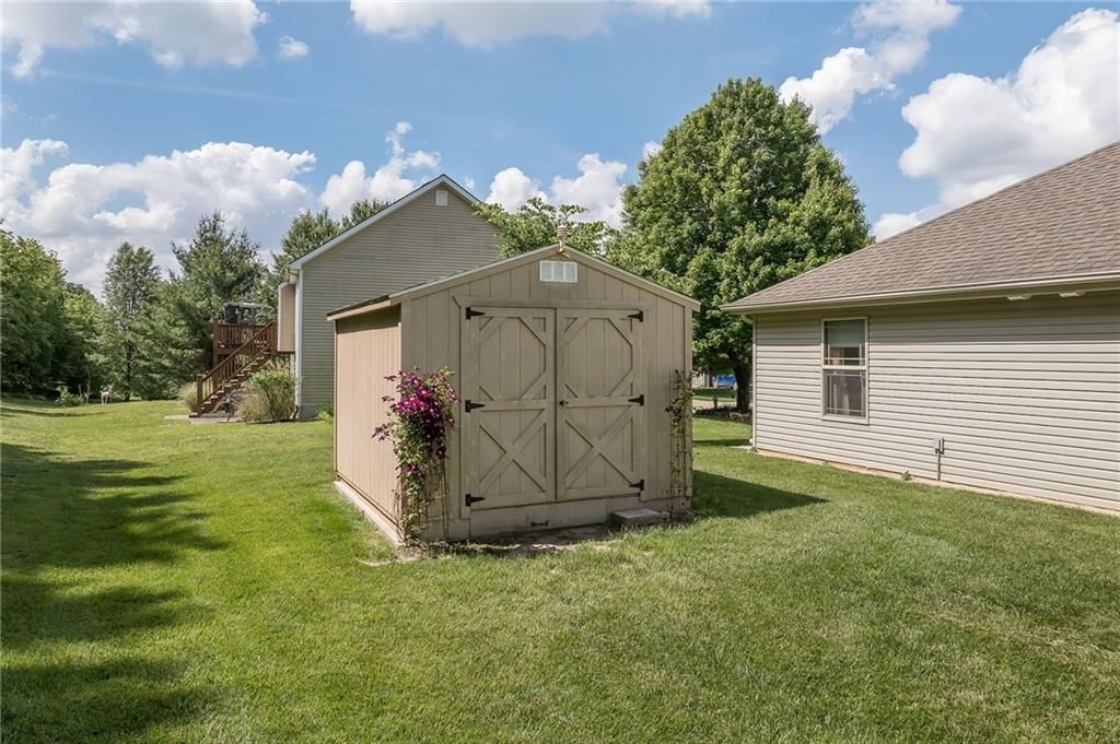 2805 Meadow Ridge Drive — photo 4