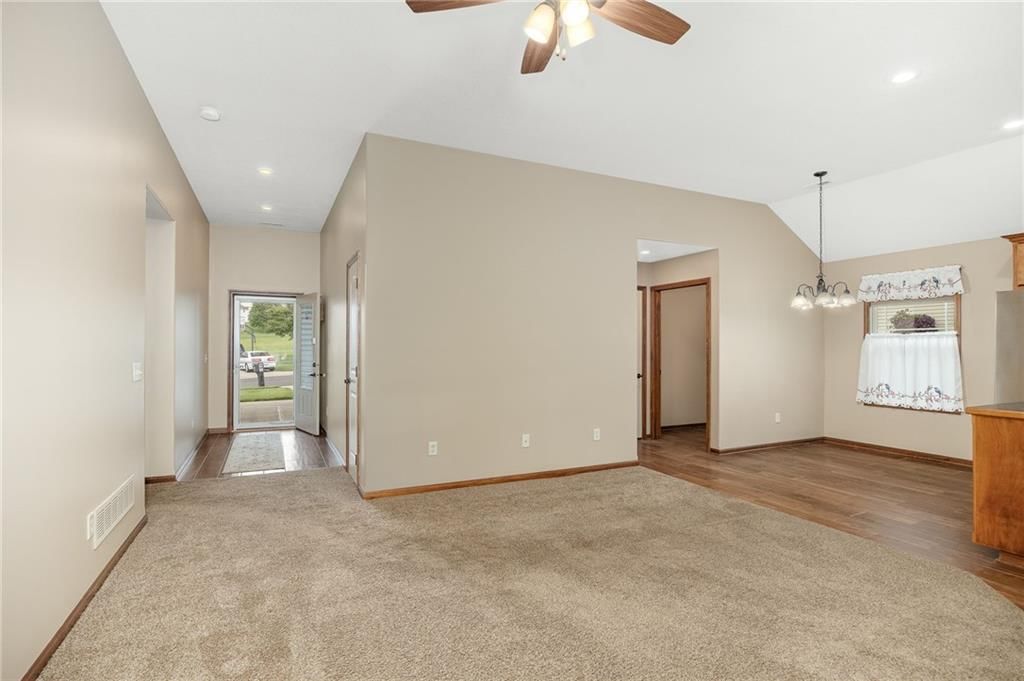 2805 Meadow Ridge Drive — photo 7