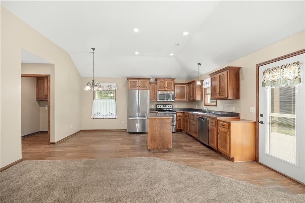 2805 Meadow Ridge Drive — photo 9