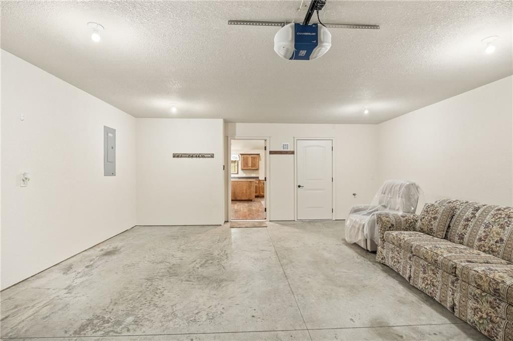 2805 Meadow Ridge Drive — photo 14
