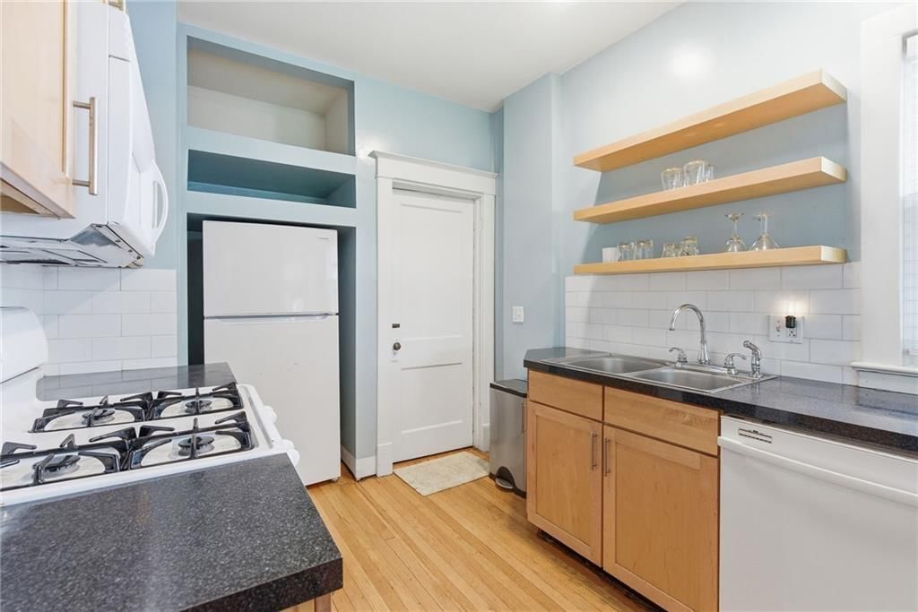 4215 Kenwood Avenue — photo 15