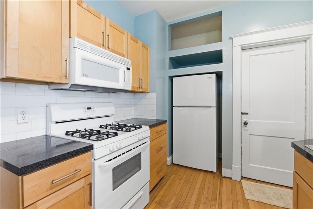 4215 Kenwood Avenue — photo 16
